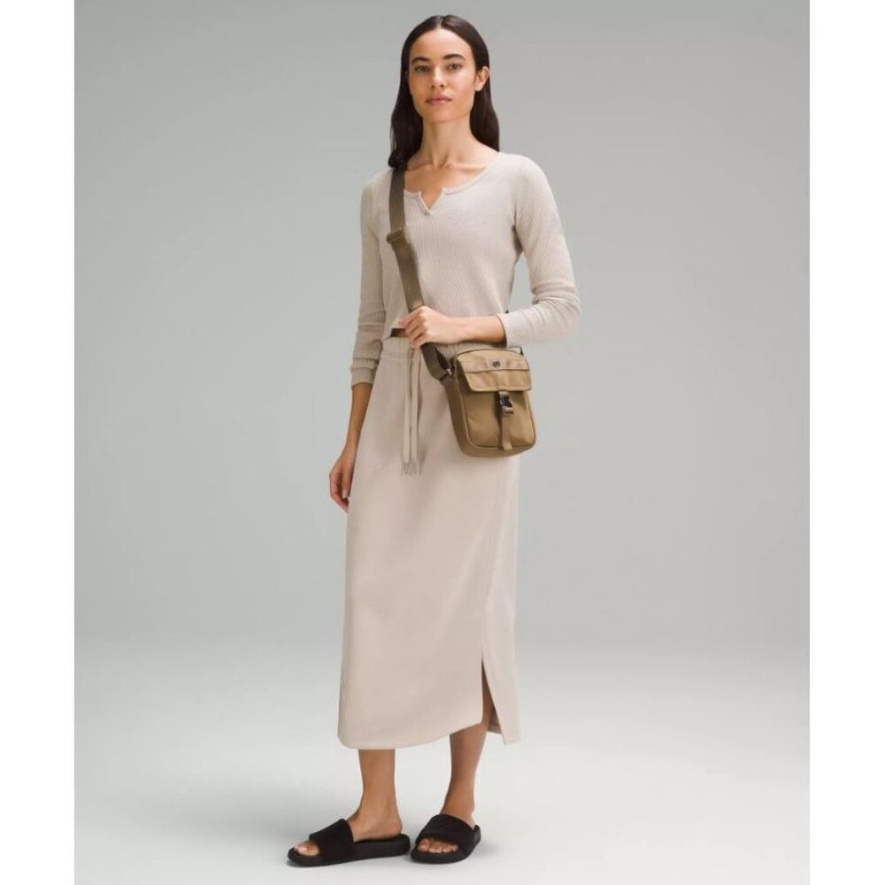 Lululemon Women's Wunderlust Crossbody Bag 2L Artifact Brown OS